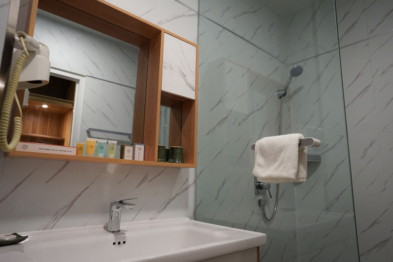 Bathroom 4, Hotel 17, Kota Kinabalu