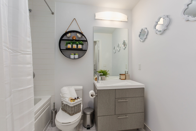 Bathroom 5, QuickStay - Classy & Rustic Downtown Condo, Toronto