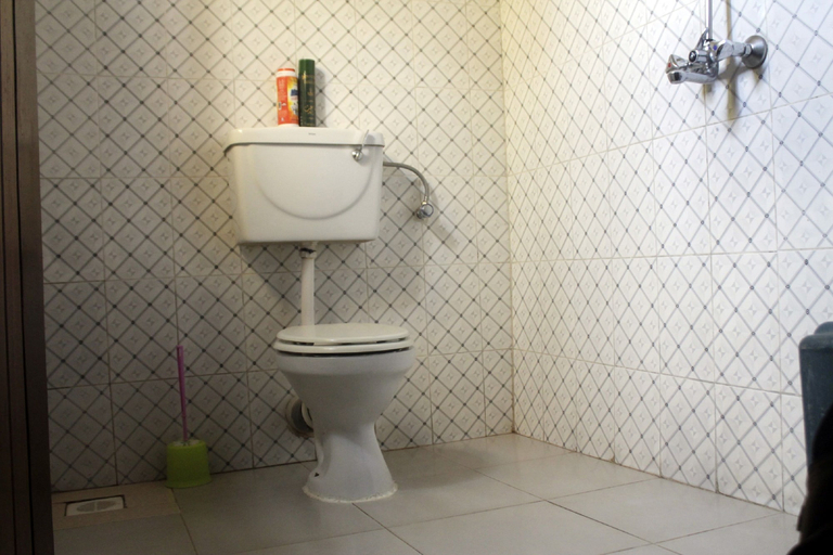 Bathroom 3, Visitors Inn, Mbale