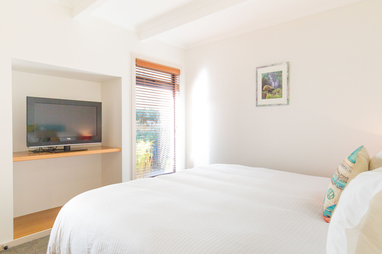 Bedroom 2, Sandpiper Motel Apollo Bay, Colac-Otway - South