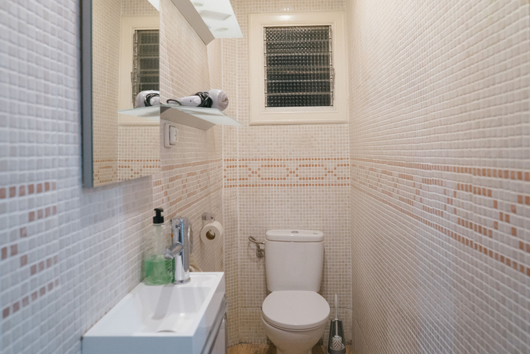 Bathroom 3, Apartamento junto Estadio y Fira, Barcelona