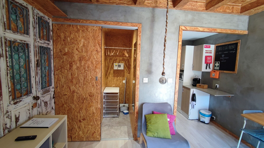 Bedroom 4, Ruby Charm Houses, Porto