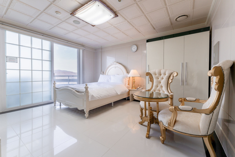 Bedroom 3, Gaya Hotel, Seongju