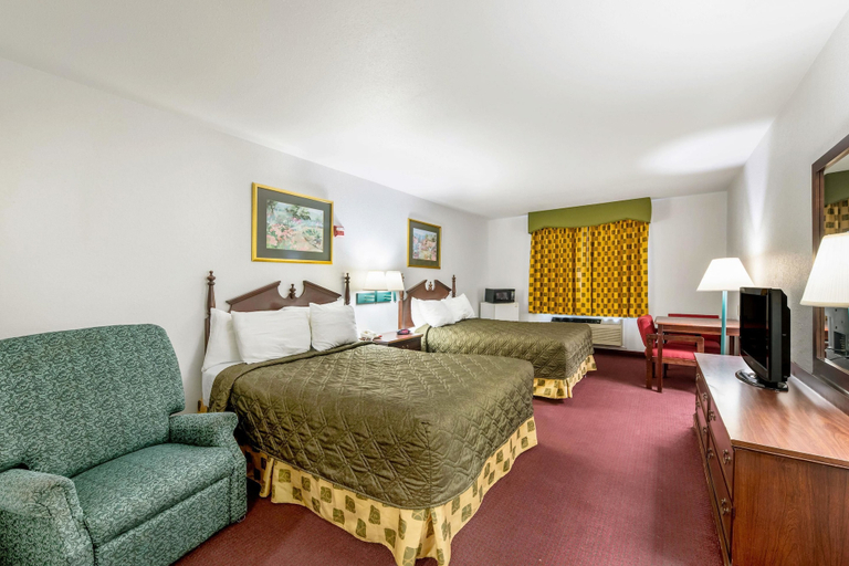 Bedroom 3, Rodeway Inn Decatur, Wise
