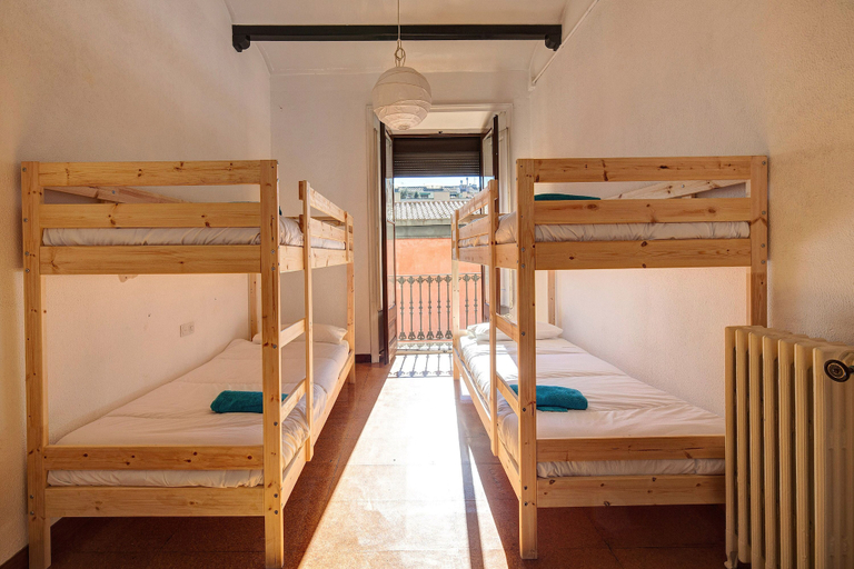 Bedroom 3, Hostel Bed in Girona, Girona