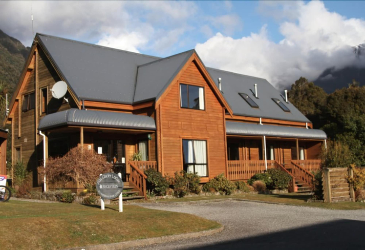 Exterior & Views 2, Fox Glacier Lodge, Westland