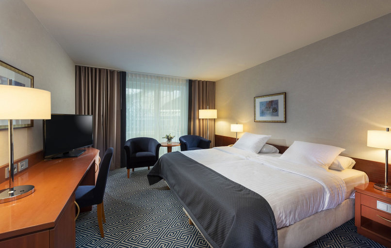 Bedroom 3, Maritim Hotel Würzburg, Würzburg