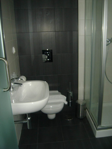 Bathroom 3, Hotel Genesis, Ourém