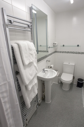 Bathroom 4, The Poplars Moulton, Northamptonshire