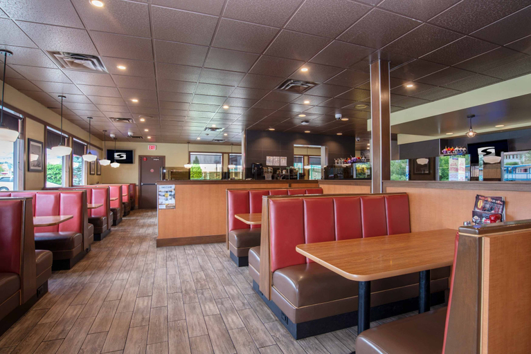 Food & Drinks 5, Sandman Hotel Vernon, North Okanagan