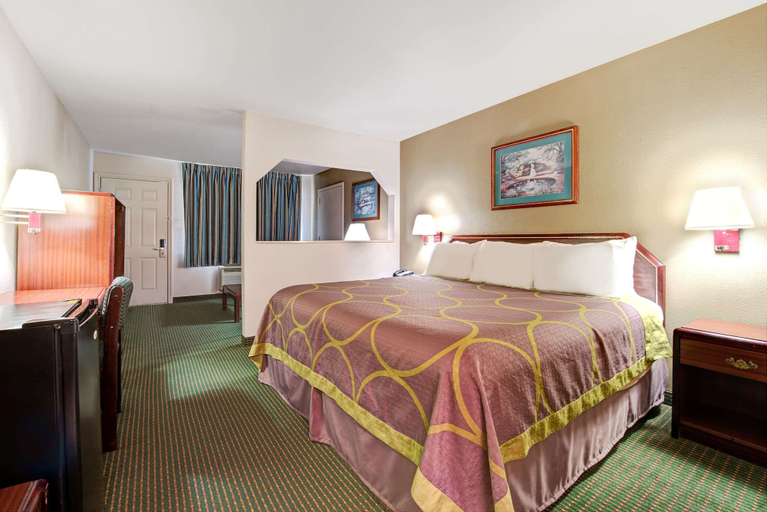 Bedroom 2, Super 8 by Wyndham Richardson Dallas, Dallas