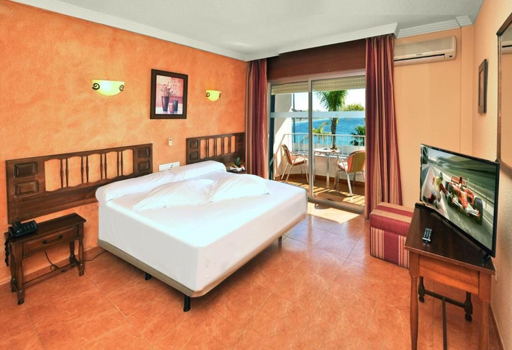 Bedroom 3, Arrayanes Playa Hotel, Granada