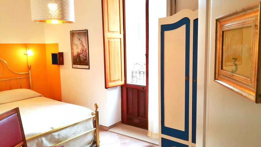 Bedroom 4, Esagono Monello, Syracuse