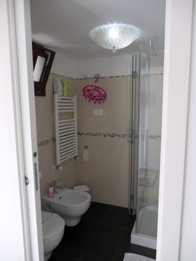 Bathroom 5, La Casa Di Nicole, Bari