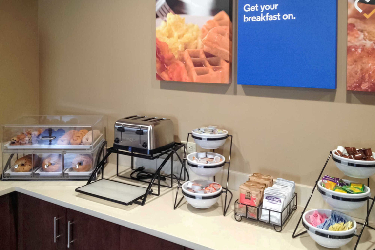 Food & Drinks 5, Comfort Inn & Suites Augusta, Butler