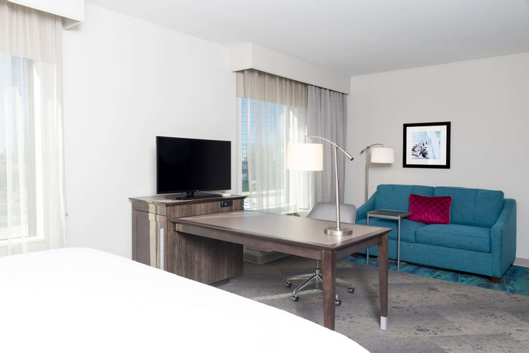 Bedroom 3, Hampton Inn & Suites Chicago Schaumburg, Cook