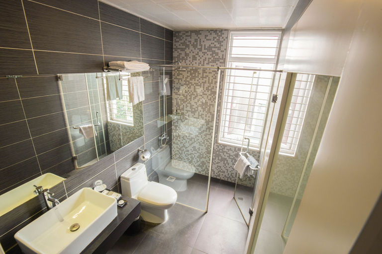 Bathroom 4, Riverside Boutique Hotel, Hai Bà Trưng