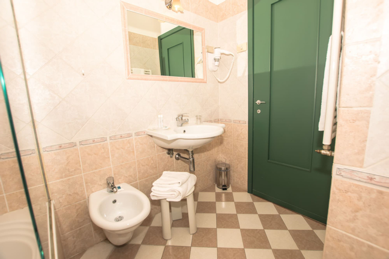 Bedroom 4, Hotel Europa, Alessandria