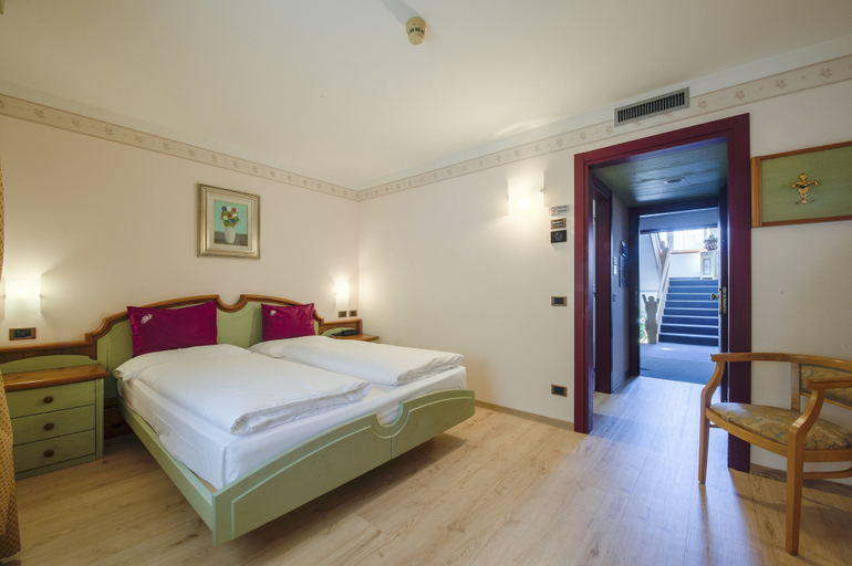 Bedroom 3, Albergo Alla Rosa, Trento