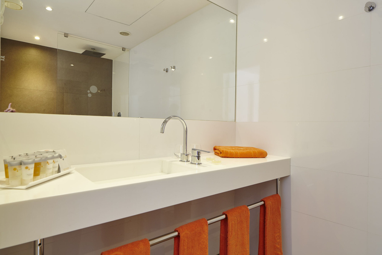 Bathroom 5, Ibiza Sun Apartments, Baleares
