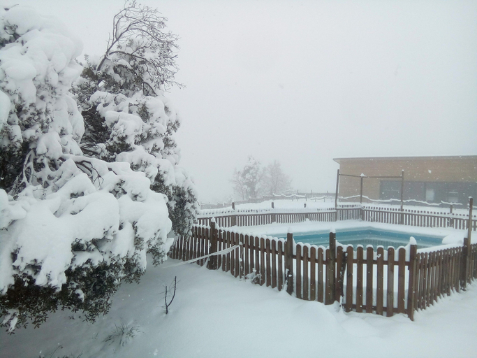 Exterior & Views, Alberg L' Auro - Hostel, Lleida