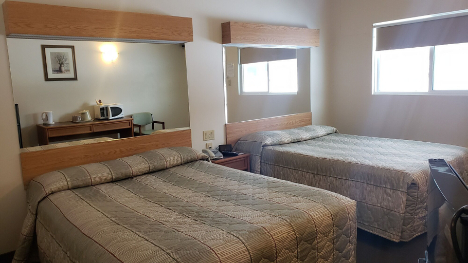 Bedroom 3, Calabogie Motor Inn, Renfrew