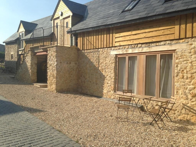 Exterior & Views 2, HILLS FARM STAYS, Devon