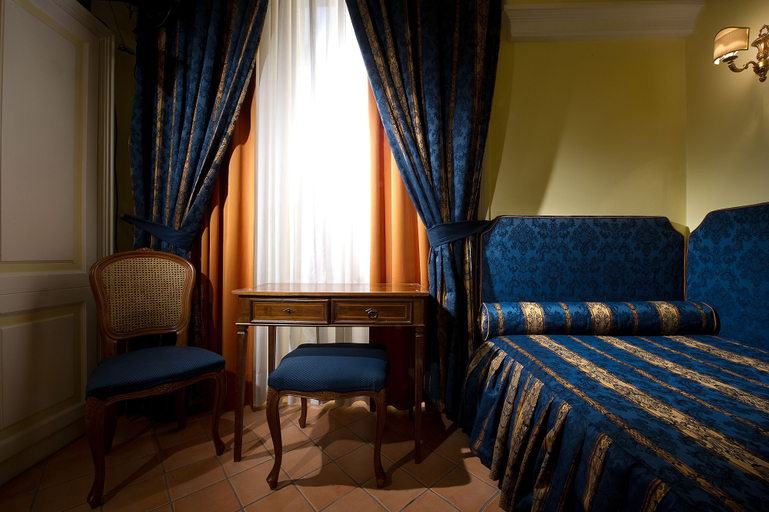 Bedroom 3, Chiaja Hotel de Charme, Napoli