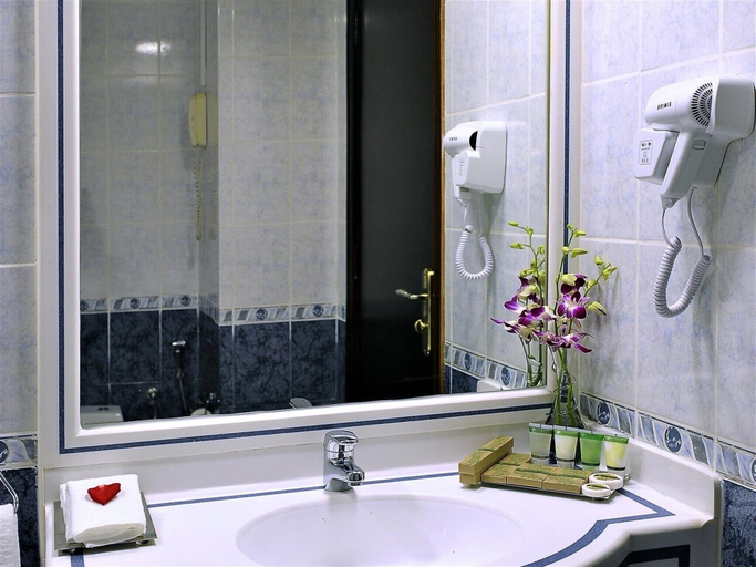 Bathroom 5, Signature Inn Deira - Free Parking, Dubai
