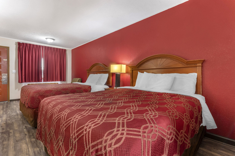 Bedroom 4, Econo Lodge Wooster, Wayne