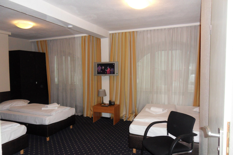Bedroom 4, Hotel Carlton, Frankfurt am Main