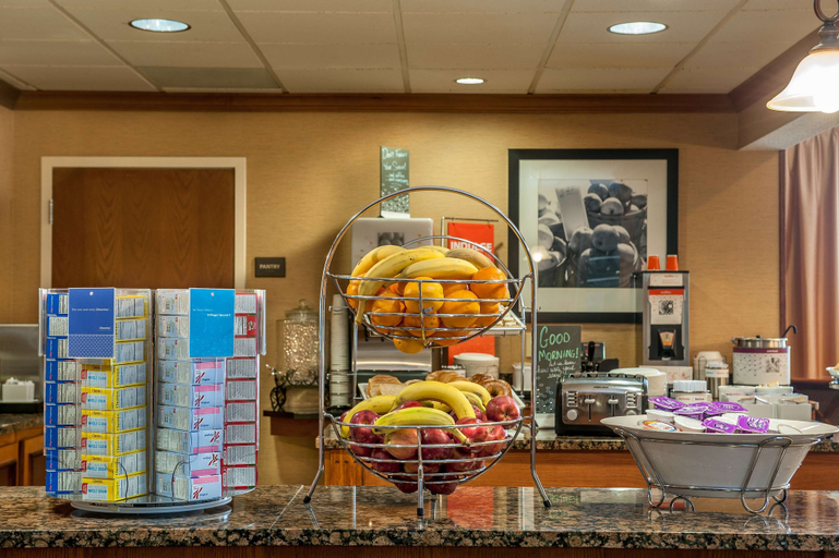 Food & Drinks 5, Hampton Inn by Hilton Bowling Green, Warren