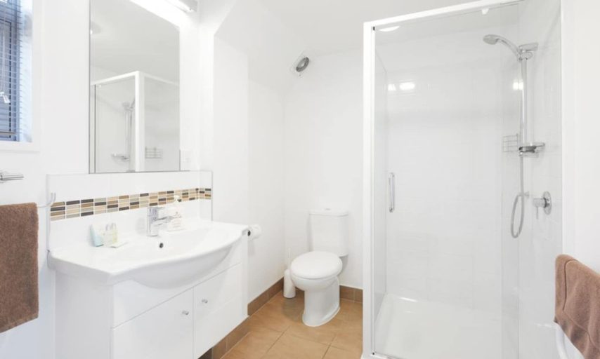 Bathroom 3, Focus Motel And Executive Suites, Christchurch