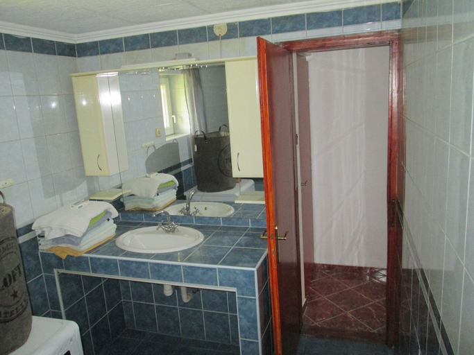 Bathroom 3, Lucy, Kecskemét
