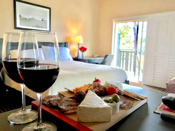 Food & Drinks 5, Olympia Lodge, Monterey