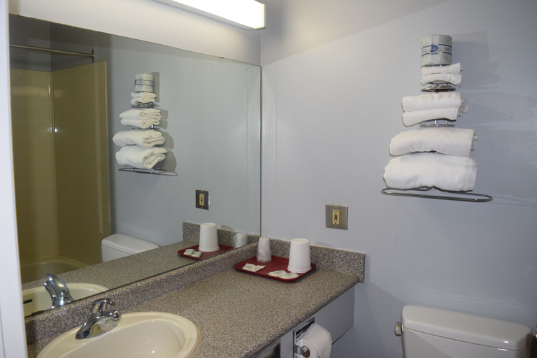Bathroom 4, Venture Inn Hotel, Division No. 11