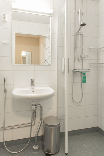 Bathroom 4, Forenom Aparthotel Espoo Leppävaara, Uusimaa