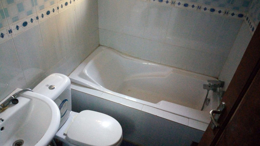 Bathroom 4, O'Nice Hotel and Suites Limited, AdoOdo/Ota