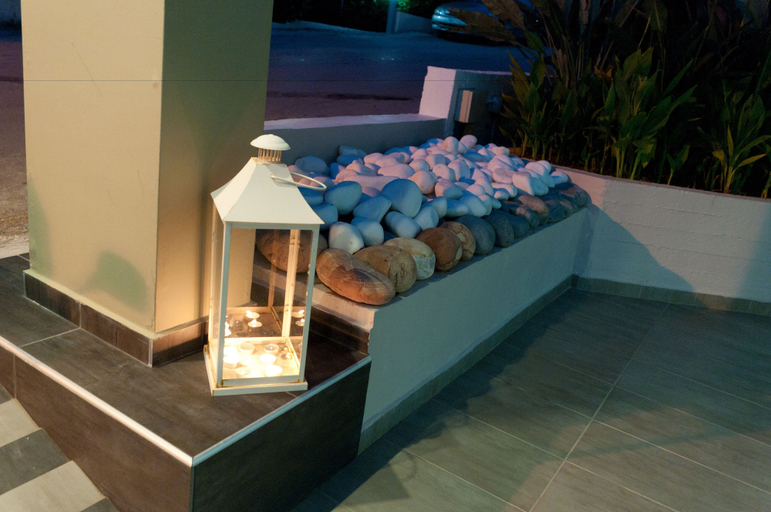 Others 4, Varouxakis Hotel, Crete