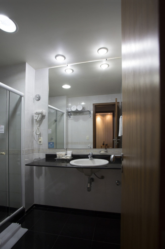 Bathroom 4, Quality Suites Vila Velha, Vila Velha