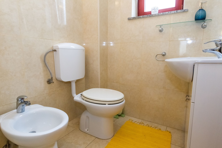 Bathroom 3, Maru Apartments, Novalja