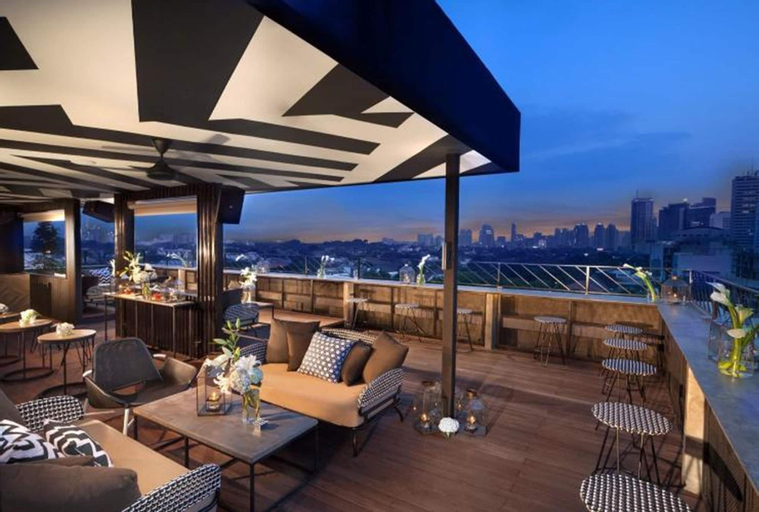 Exterior & Views 19