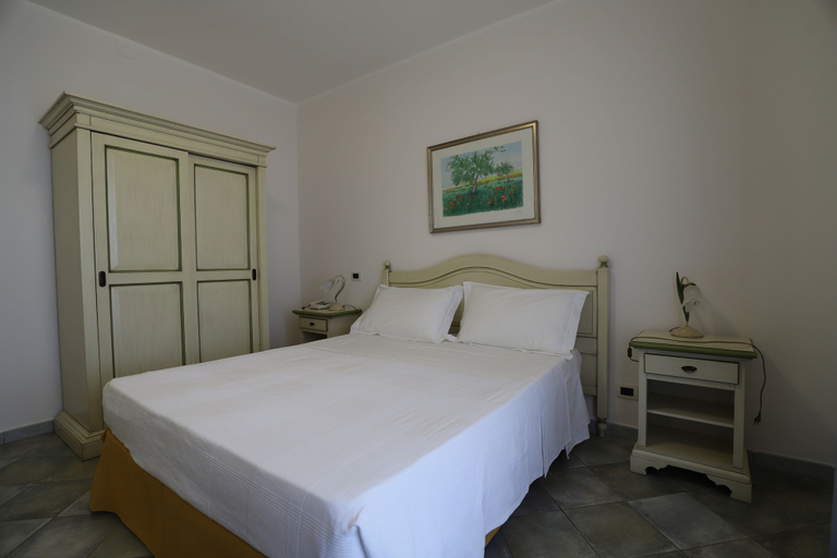 Bedroom 3, Hotel Celeste, Syracuse