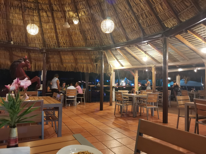 Food & Drinks 5, Hotel Surf Olas Altas, Dist. Pochutla