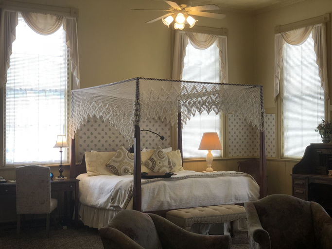 Bedroom 3, Chambery Inn, Berkshire