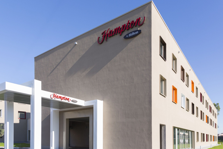 Exterior & Views 2, Hampton by Hilton Rome East, Roma