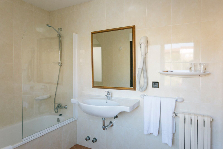 Bathroom 5, O Castro , Pontevedra