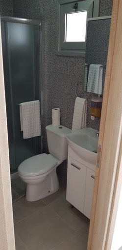 Bathroom 4, Myriama Apartments