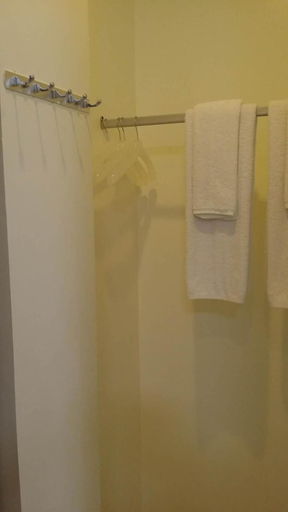 Bathroom 3, Villa Del Faro, Calatagan
