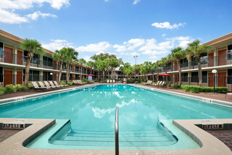 Ramada by Wyndham Kissimmee Gateway, Osceola